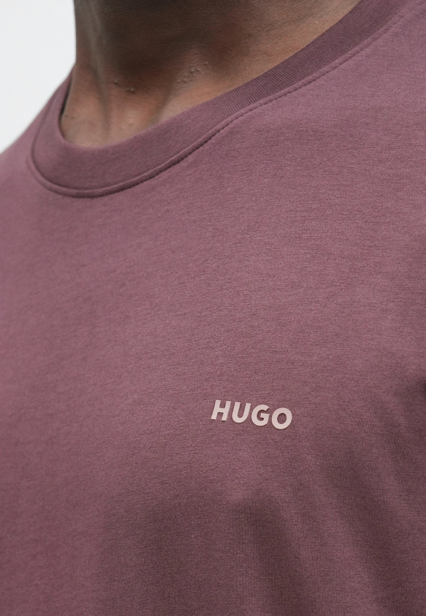 HUGO Men's Cyber Airbrush Graphic Logo Luxury T-Shirt