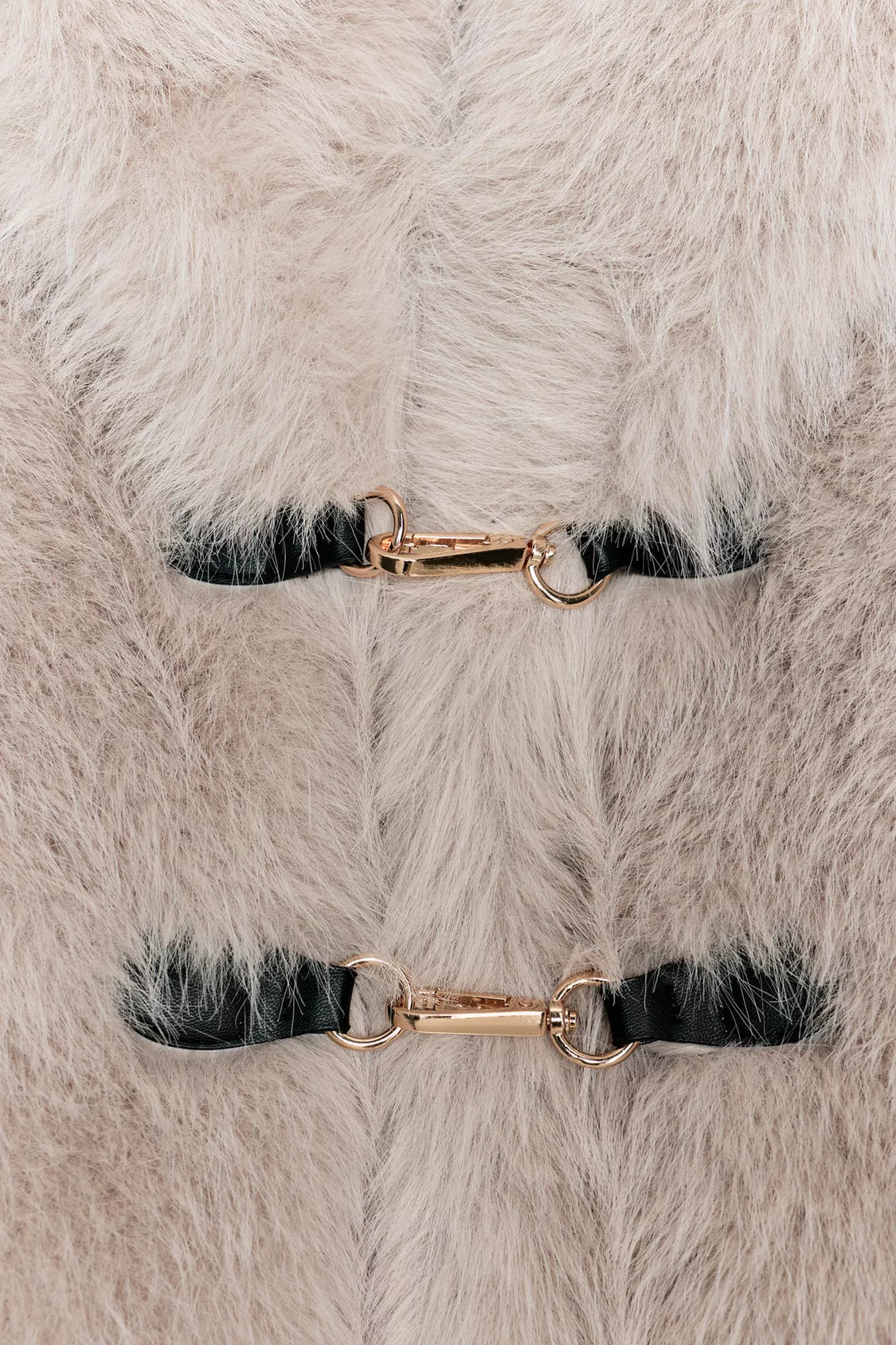 Zara SHORT FAUX FUR COAT WITH TOGGLES
