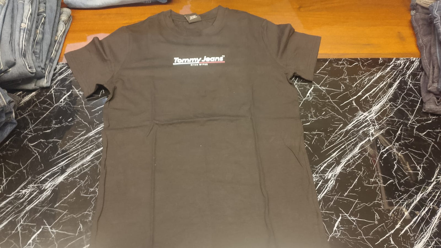 Tommy Jeans Minimalist Center Logo T-Shirt - Black