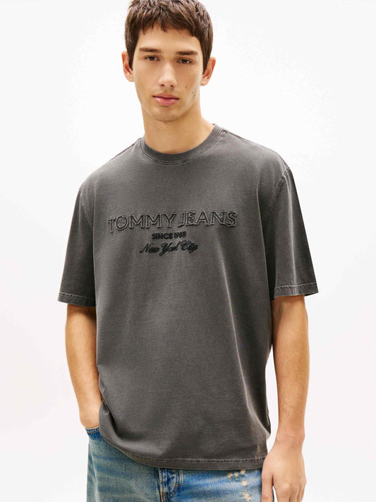 Tommy Jeans Men's Vintage Washed Chest Logo T-Shirt