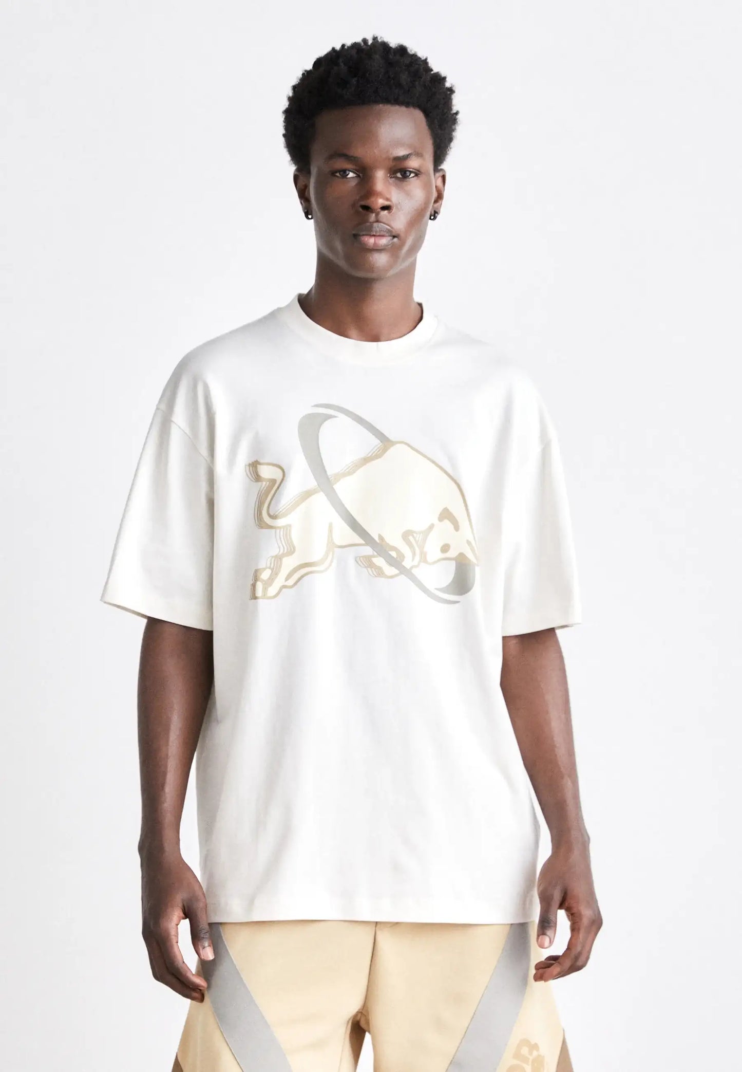 HUGO x Red Bull Men's Off-White Dynamic Line-Art Bull Luxury T-Shirt