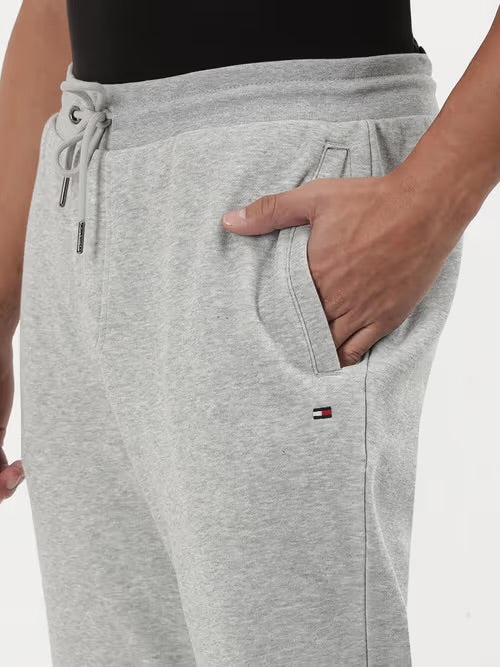 Tommy Hilfiger Sweatpants – Streetwear Edition