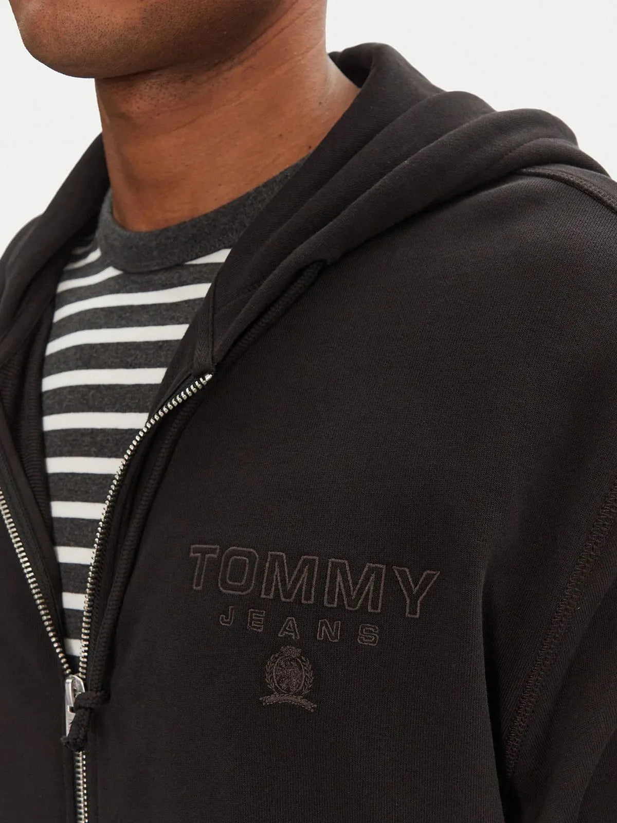 Tommy Jeans Relaxed Fit Tonal Archive Crest Zip Hoodie