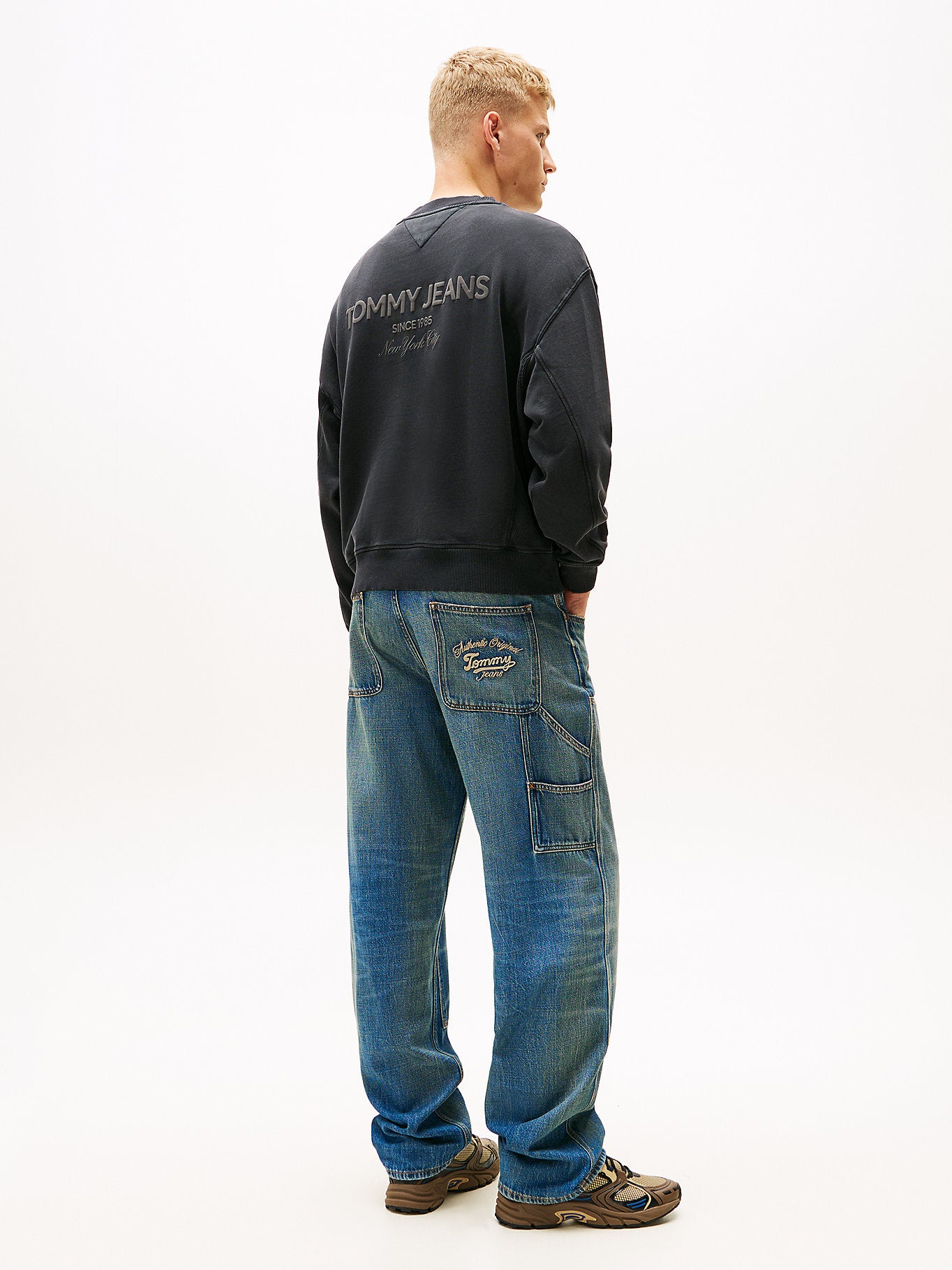 Tommy Jeans Relaxed Fit Badge Sweatshirt