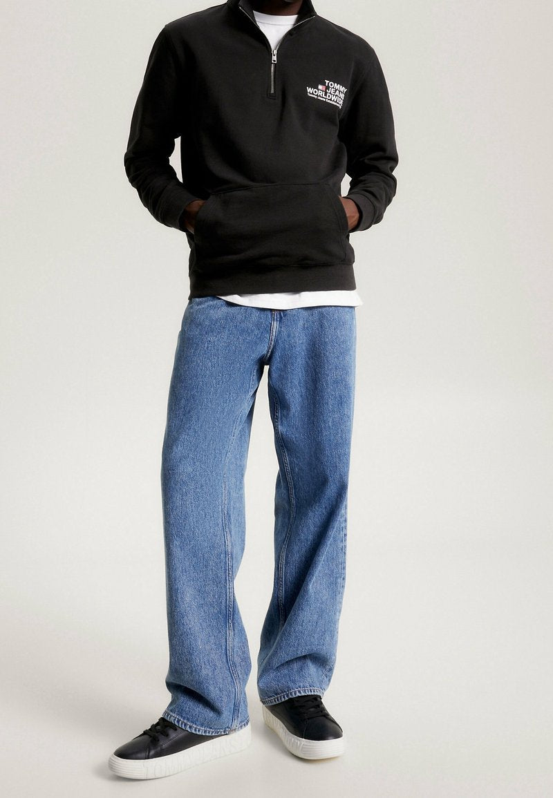 Tommy Jeans Worldwide Quarter-Zip Sweatshirt