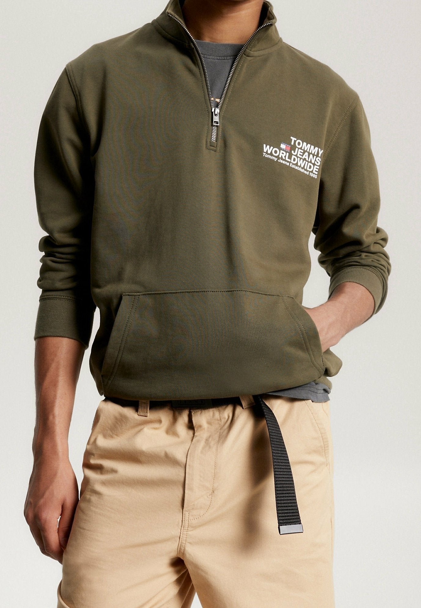 Tommy Jeans Worldwide Quarter-Zip Sweatshirt