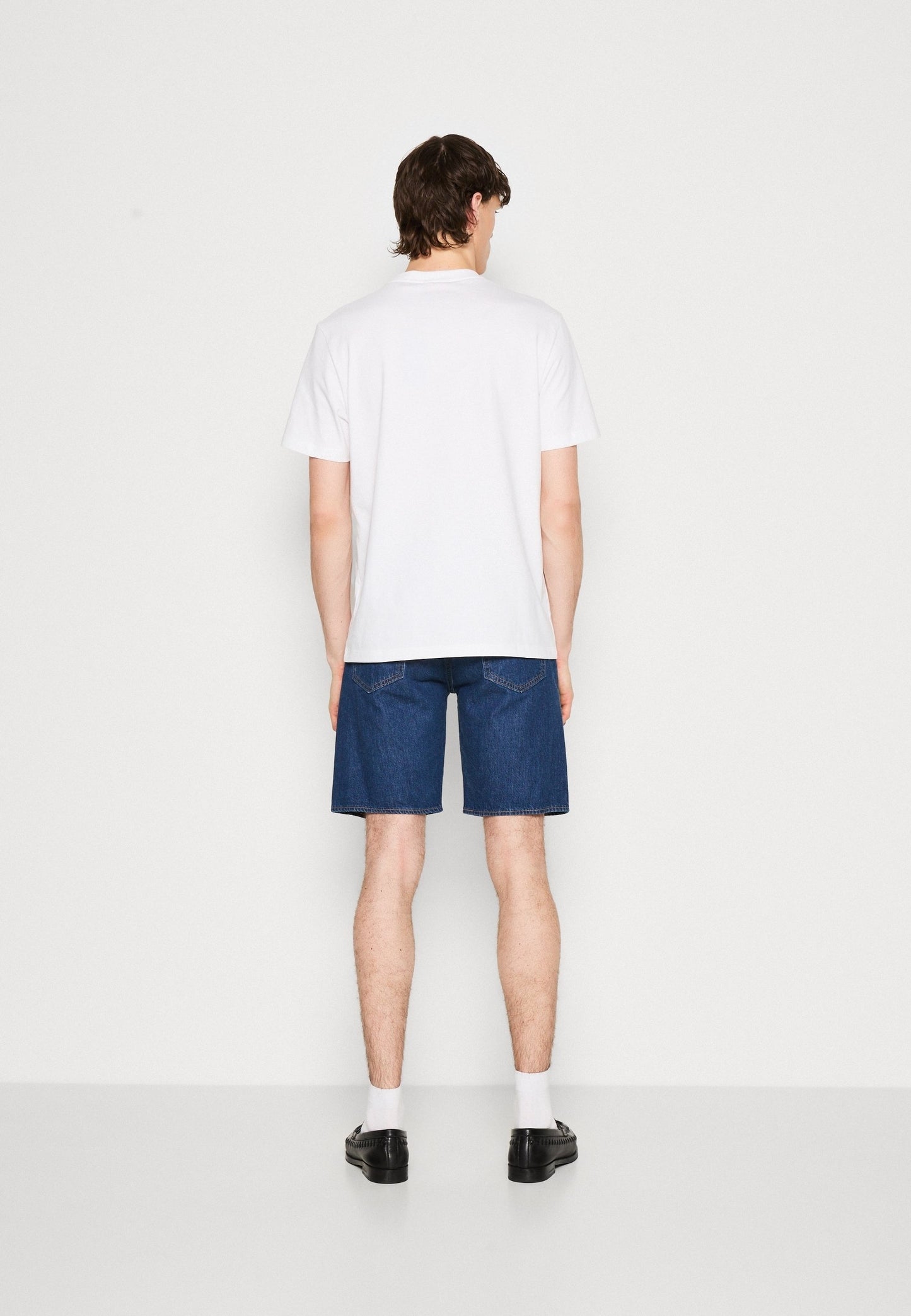 HUGO Statement T-Shirt with Bold Car Engine Artwork