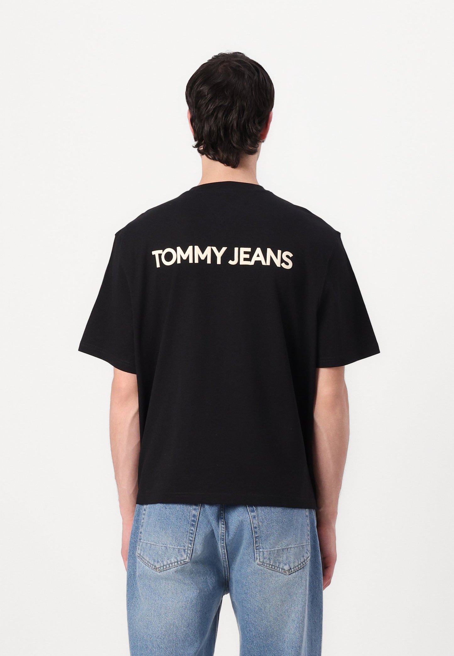 Tommy Jeans Essential Badge Logo T-Shirt