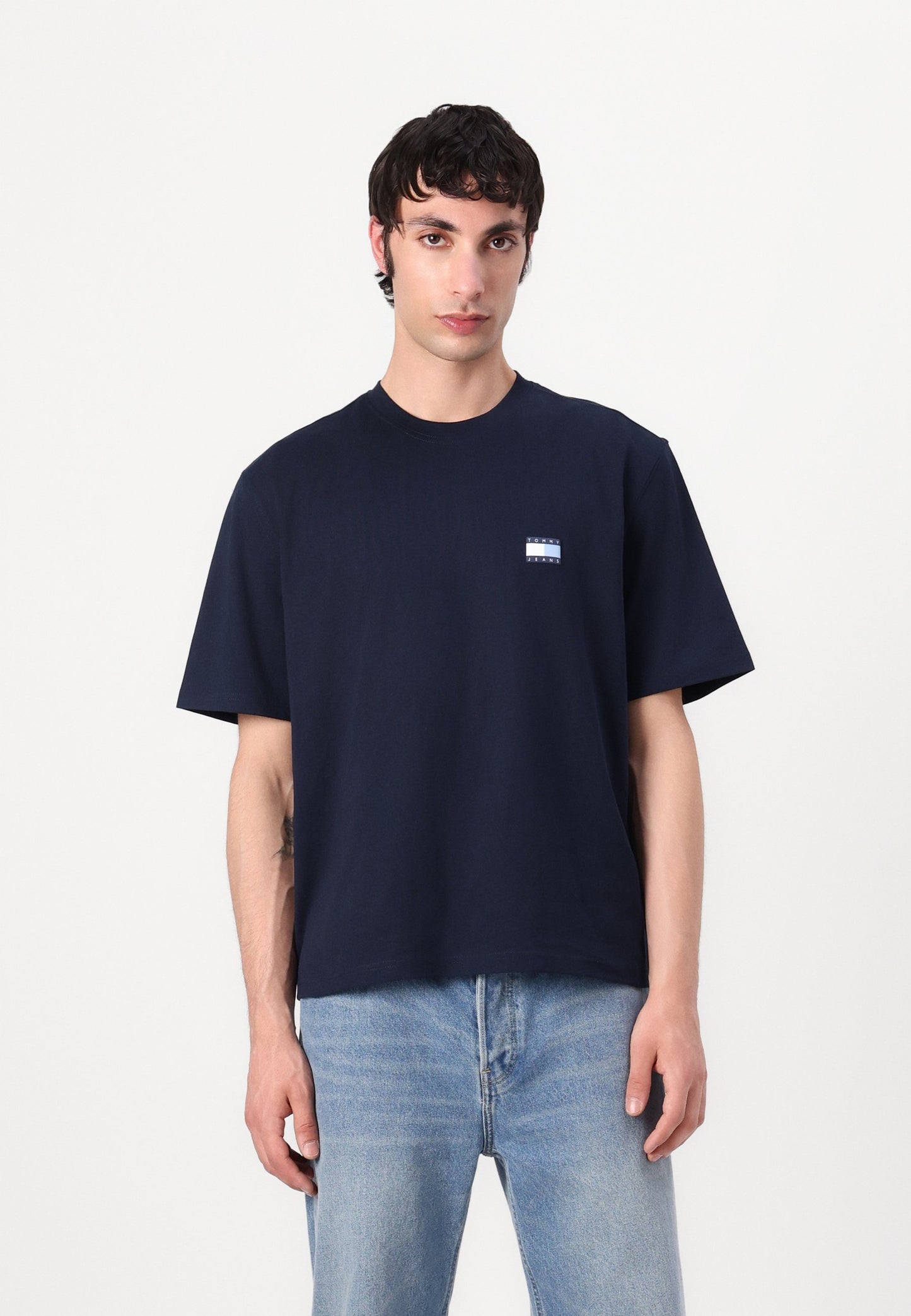 Tommy Jeans Essential Badge Logo T-Shirt
