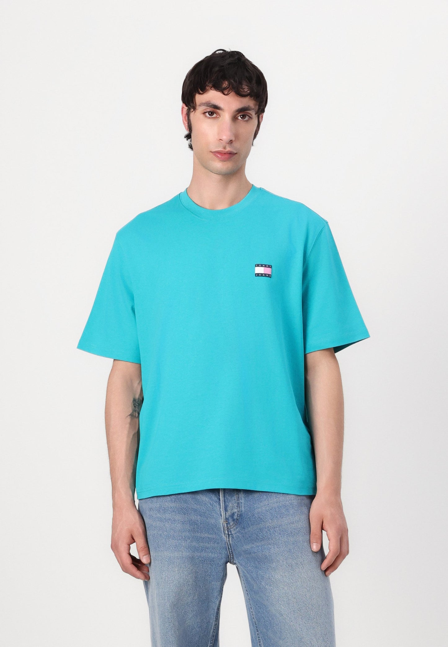 Tommy Jeans Essential Badge Logo T-Shirt