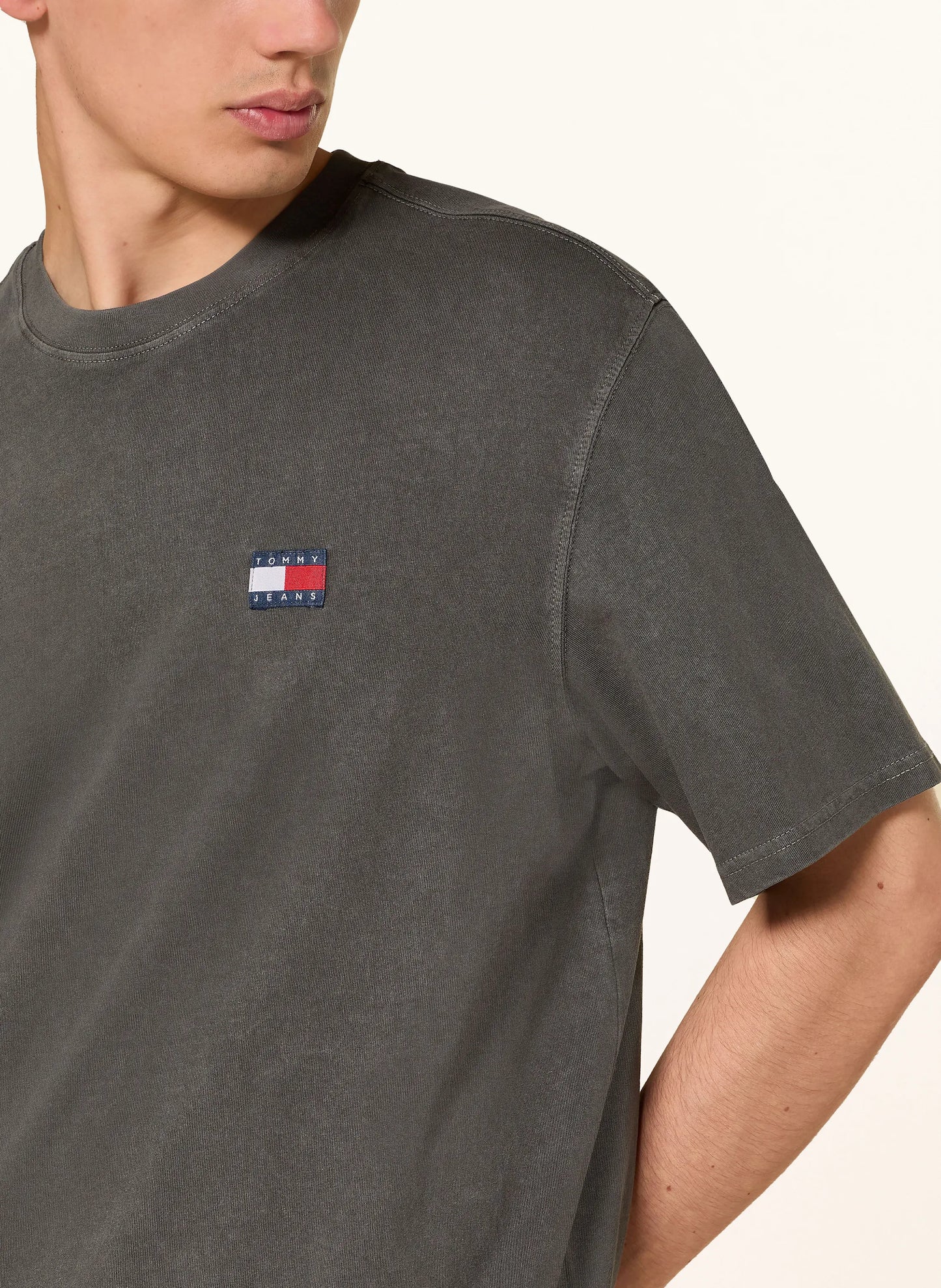 Tommy Jeans Heritage Graphic Logo T-Shirt